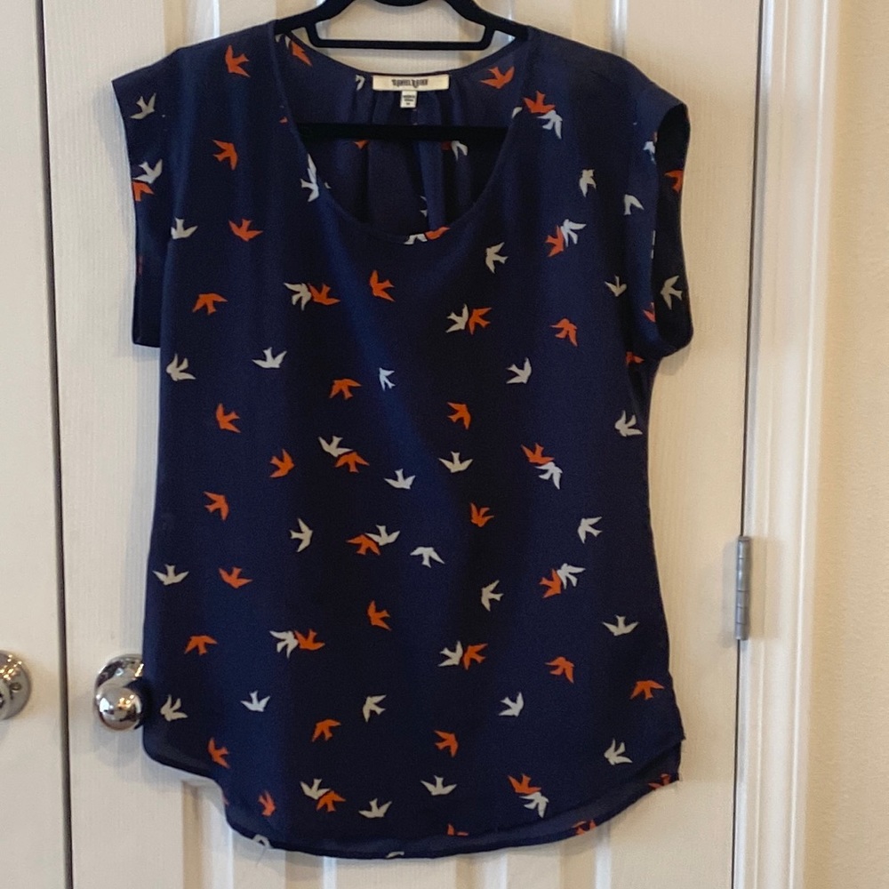 Daniel Rainn dark blue cap sleeve top with birds size M